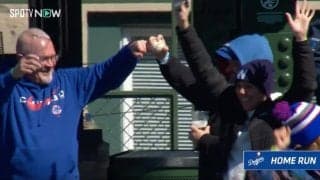 一体、何を考えているんだ！？ 大谷翔平の“激レア必至”2号ホームランボールを投げ返す“暴挙”　ヤバすぎる熱狂的カブスファンがキャッチする瞬間