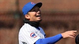 グラブの位置まで似てる…鈴木誠也が「クオリティ高い」　ファン爆笑の山本“イメトレ”