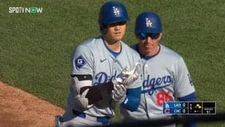 もうただのヒットじゃ満足できない…大谷翔平、ドン詰まり安打も塁上でちょっと不満げ「ヒットだからいいじゃんってならないんだな」
