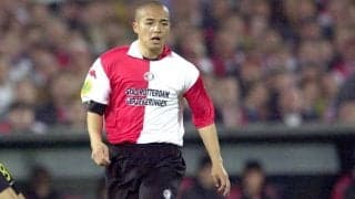 「懐かしい2ショット！」「エモい」小野伸二がフェイエノールト帰還！ 懐かしのチームメイトと笑顔で再会「この再会は熱い」