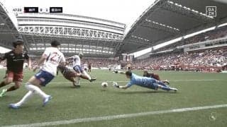 「さすがの決定力」日本代表GKの好セーブもなんの、スルーパス→スーパークロスからの鮮烈過ぎる連続攻撃で昨季王者の壁を崩し切った瞬間「非常に精度が高い」