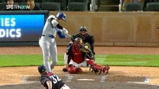 大谷翔平 “擦った当たり”がぐんぐん伸びてスタンドイン！ 逆方向3号ソロ弾に「化け物ホームランきた」「普通平凡な外野フライやで」ファン驚愕