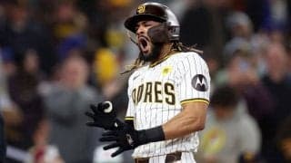 「なんという野球の夜だ！」ダルビッシュ所属パドレスが歴史的な大逆転勝利　タティスが偉大な大先輩の魂に応える一発