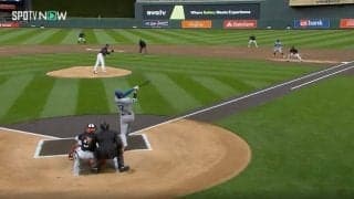 球場騒然… どこまで飛ばすんだよ！ 大谷翔平、打球の飛び方が“ヤバすぎる”と話題に　打った瞬間にセンターの頭上を超える爆速“特大ヒット”にファン騒然