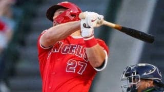 エ軍の儀式は「ずいぶん変わった」　大谷退団で消えた兜…トラウトに被せられた“天使の輪”