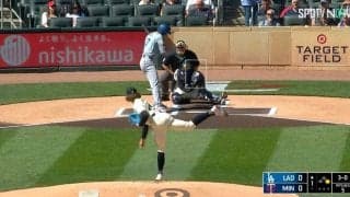 大谷翔平は一体どうなっているんだ…！？ ヤバすぎる“選球眼”が話題に　際どいコースのボール球を見極めてファン騒然「審判より正確」「ギリギリまでボールが見えてる」