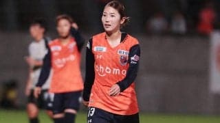 「可愛い過ぎです」「これはモデル」大宮Vの仲田歩夢の私服姿が話題！ 桜と共にしたオフショットに「どっちも綺麗なんだが」