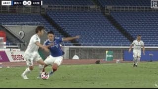 現役慶応大生が鮮烈J1デビュー！ファーストプレーから闘志全開、バチバチのやりあいも一歩も引かない強心臓に「気持ち入ってる！」「いいね！」