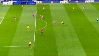 「軽率すぎ」「やらかした」ドルトムント守備陣に批判の声…痛恨のパスミス→開始４分で失点の一部始終「安易だ」「しっかりしてくれよ」