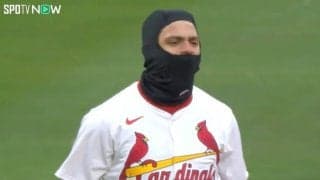 放送事故レベル！ こいつは一体、何者だ…？ “謎の覆面男”がヤバすぎる　大谷翔平を刺した強肩野手の変わった姿にファン騒然