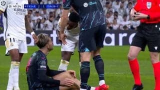 「倒れてんじゃねえよ」ファウルを取られてイライラ...倒れた相手に顔面5センチまで詰め寄って怒りをぶつけた瞬間「やりすぎだ」