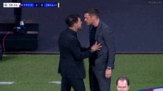 「さすが闘将シメオネw」監督vsスポーツディレクターの喧嘩勃発！ 顔近すぎ口論＆突き飛ばしの一部始終「手を出すな」など批判の声も…