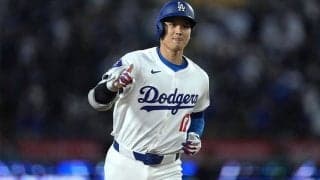 「投げるところないやんもう」　枠外でもお構いなし…大谷翔平の4号は「腕長すぎ」