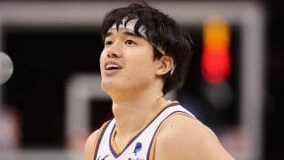 個人的理由で離脱中の渡邊雄太がグリズリーズの集合写真撮影に参加…1カ月半ぶりの笑顔