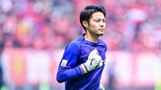 【10人で磐田に勝利した名古屋。36歳GK武田洋平の、ただの代役ではない存在感(2)】「年齢は関係ない」--武田の向上心を刺激した対戦相手・川島永嗣の存在