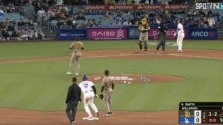 一体、何が起きた…！？ 大谷翔平、やりたい放題でヤバすぎる　捕手が絶望… 歩かせたら盗塁を余裕で決める 「速すぎるだろ」「モーション完全に盗んだ」