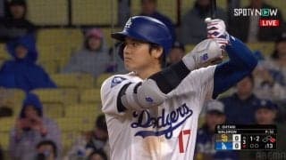 大谷翔平、貴重なメジャー“初体験”？キャッチャーも捕れない“魔球”ナックルを打席でガン見「回転してない！！」