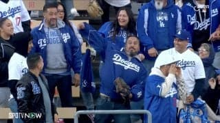 ドジャース戦で観客が\"HRボールすり替え\"の珍事 レポーターの直撃にニヤリ\"自白\"→周囲のファン爆笑のひと幕に「ワザ師ですね」元メジャーリーガーも注目
