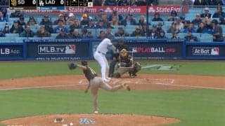 球場騒然！こんな大谷翔平は見たことない… バットにすら当たらない　ダルビッシュ有の”魔球の動き方”がヤバすぎると話題に 「来ると分かっても打てない」「巧妙すぎる」