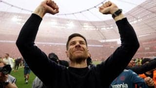 「これがベストチーム」「美しいチーム」見事な無敗優勝を成し遂げたシャビ・アロンソ監督、ベストチームとSNSに投稿した写真が話題に「みんな良い笑顔だ」