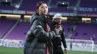 「本当にモデルみたい」「写真集出せる」塩越柚歩が今年最後の桜ショットにファンから絶賛の声！「可愛いしオシャレ」