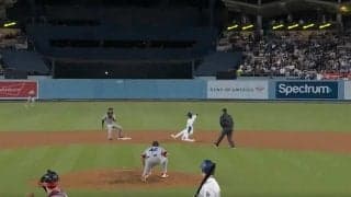 この場面で走るの…！？ 大谷翔平、やりたい放題でヤバすぎる　警戒されてるのに堂々と盗塁を決める瞬間　ファン騒然 「60盗塁いくな」「打てる周東w」