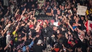 「何この一体感」「まるで映画」衝撃の感動演出 地元の英雄、25年ぶりの凱旋試合で鳥肌モノの一コマ