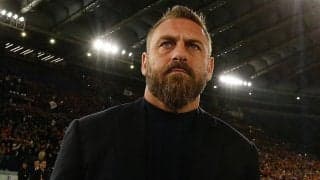 「少し心配も…」試合前に続投発表のデ・ロッシ監督、選手たちの奮闘を喜びつつも、無敗のレバークーゼンとの対戦に「彼らにとって難しくなるようにする」