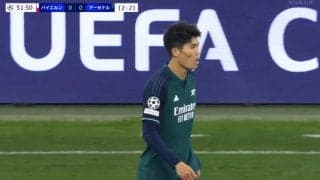 「ウイングかよ！」冨安健洋の“華麗な高速ダブルタッチ”が脚光！ バイエルンDFを抜き去った瞬間にネット驚愕「うんまっ」「トミそんなこともできるのかよ」