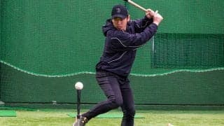 バットを振ってグラつく子、どう修正？　大阪桐蔭OB推奨…下方に意識向く“沈み込み”