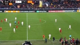 「かっけぇ！」レジェンド監督の“両手ポケットでトラップ”が神すぎた瞬間！ ローマを復活させたデ・ロッシが現役時代さながらのテクニックを披露「勢い殺して相手に差し出す」