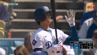 やめてよ、もう！大谷翔平も苦笑い 突如虫に襲われるハプニングもファンは期待「虫演出きたあ」「虫予告」直後に二塁打