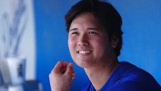 試合後の大谷翔平が「大人っぽい」　滲む汗…見慣れない“アイテム”に脚光