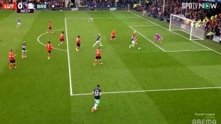 ルートン橋岡大樹がまたも失点関与…アシストを許した一部始終でどう動くべきだった？「詰め方とポジショニングが悪すぎる」「ハズレくじを引いた」ファンの意見は割れる