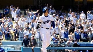【MLB】大谷翔平の「完璧すぎる」特大5号に、相手右翼手も“確信”……正面向いたまま動かず「目で追いもしない」
