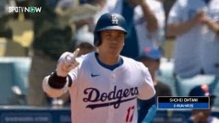 「新たな歴史の始まり」大谷翔平、松井氏超え176号弾で右手突き上げた！　カメラが捉えた大谷流ガッツポーズ…喜びが詰まった一瞬の仕草に反響