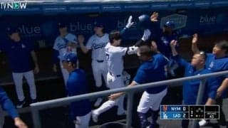 大谷翔平に一体、何が起きたのか…？ 特大アーチ後のベンチの様子がヤバすぎると話題に　みんなから愛されてる“ほっこりシーン” 「泣けるな」「こっちまで嬉しくなる」