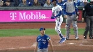 放送事故レベル！ 菊池雄星、バットを叩きつけられる　ヤバすぎるホームラン“確信歩き”が話題に 「え？なんで？w」「怖すぎるな」