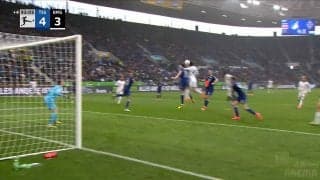 「めっちゃ飛んだ！」福田師王、“10センチの身長差”を物ともしない超絶ジャンプが話題！ 打点の高いヘディングシュートを炸裂した瞬間に「もっとプレーが見たい」などの声