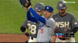 フリーマンが思わず拍手！ 常勝軍団・ドジャースの抜け目ない全力連携プレーに「鳥肌立った」