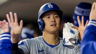 ベンチで発見…大谷翔平は「髪伸ばしてるの？」　“くるん”とウェーブにファン注目