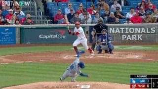 球場騒然！一体、何が起きたのか？ 山本由伸、ついにバレてしまった…　死ぬレベルの“顔面直撃ライナー”をキャッチした瞬間 「なにこれw」「3年連続GG賞だからな」