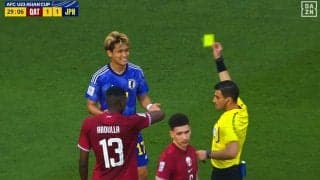 「おかしいだろ！」「中東の笛きたわ…」松木玖生が“誤審”でイエローカードを食らう…U-23カタール代表MFの“演技”にレフェリーが騙された瞬間「顔に当たってないって」