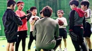 華麗な守備への第1歩は「捕れなくていい」　“執着心強い子”に伝えるゴロ捕球の形