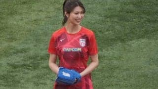 助っ人投手が「小さく見える」　185cm元日本代表“美女エース”が「スタイルよろしすぎ」