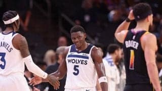 シリーズ3連勝のウルブズ…エドワーズが球団最多タイとなる7度目の30得点超え