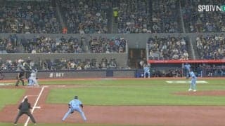 一体、何が起きた！？ 大谷翔平の“特大飛球”でハプニング発生… 外野手のプレーがヤバすぎると世界中で話題に 「大丈夫かよ！」「無茶しやがって」