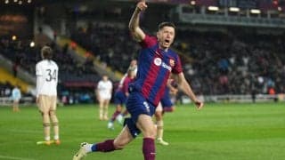 チャビ監督続投のバルセロナ、レヴァンドフスキのハットなどで10人のバレンシアとの打ち合いを制す！【ラ・リーガ】