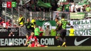 「PKだろ！」堂安律が絶叫！ ボックス内で足をガッツリ踏まれて倒される→ファウルなし判定でスタジアム騒然の一部始終