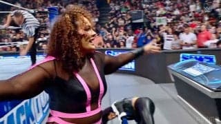 「破壊王」123キロ超大型女子レスラーが狂気の襲撃　宿敵2人をひと捻り「女アンドレ」無双